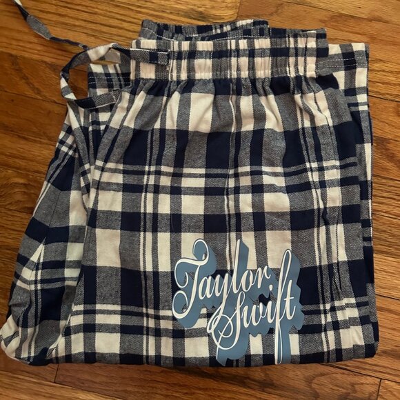 Fearless (Taylor's Version) Flannel Pajamas Pants Size Small - Picture 1 of 2